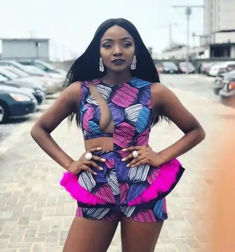 Singer, Simi Turn Heads As She Slays In Alluring Ankara Outfit (Photo)